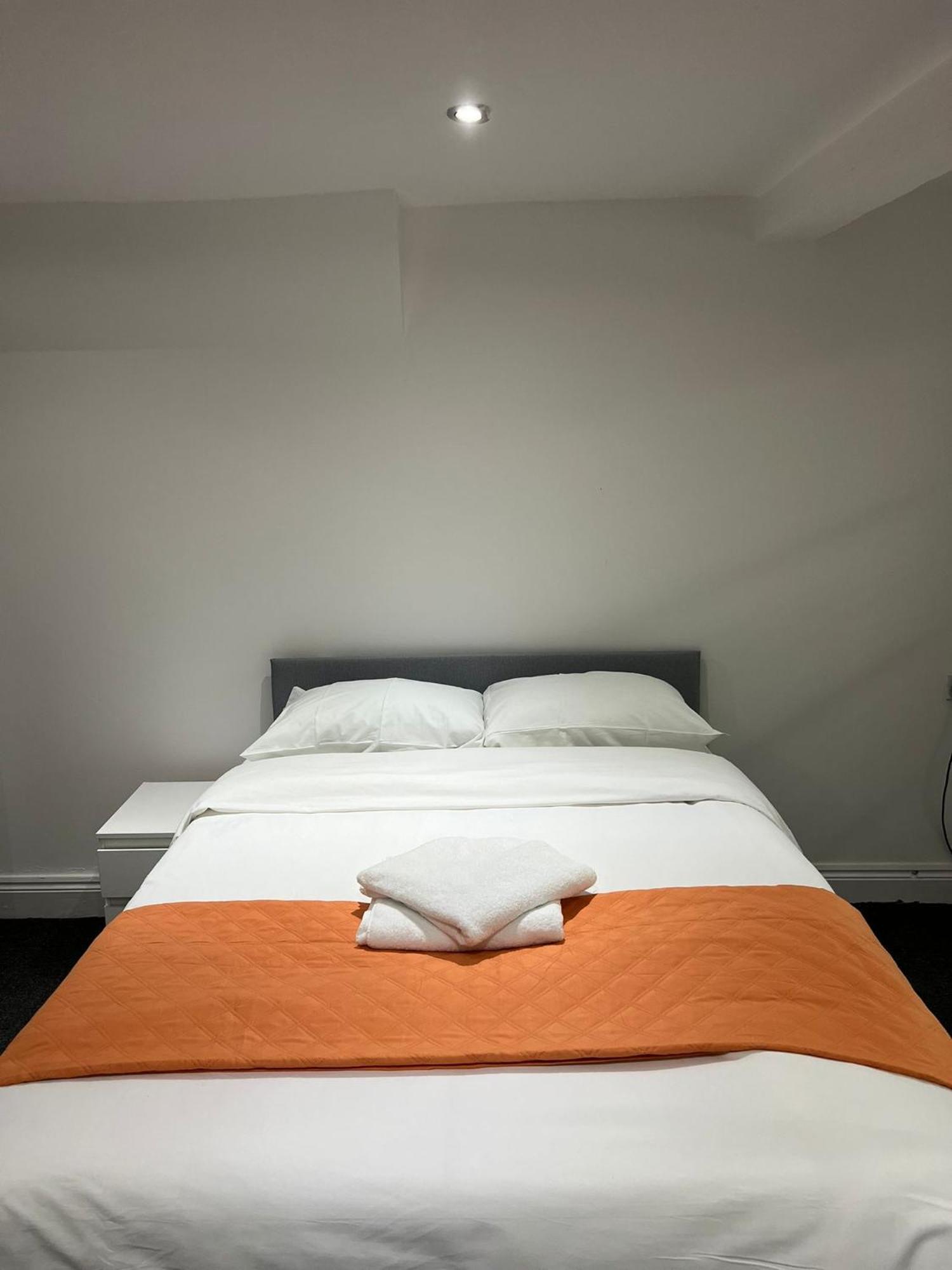 Starlet Manor Park Apartment London Ngoại thất bức ảnh