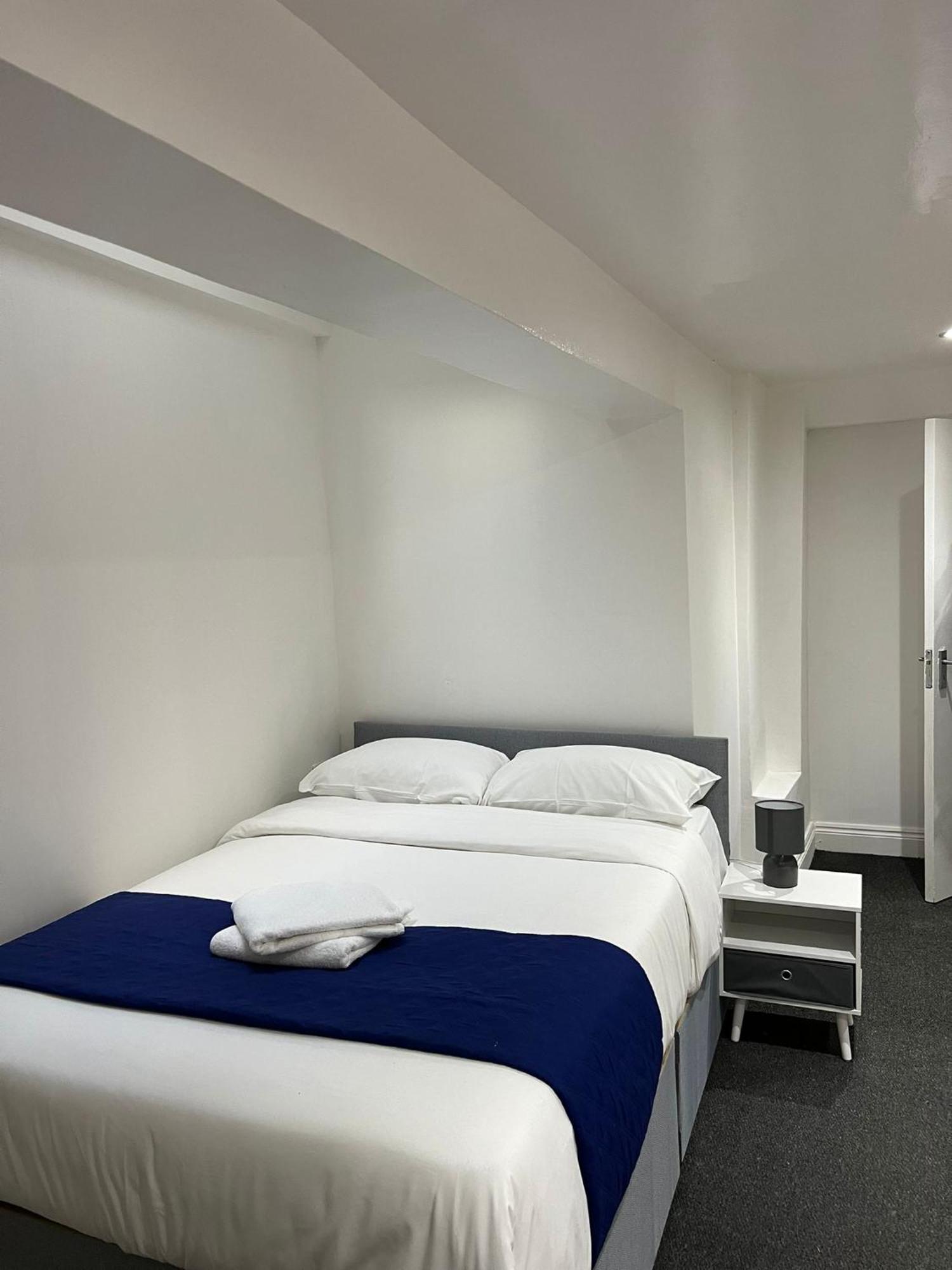 Starlet Manor Park Apartment London Ngoại thất bức ảnh